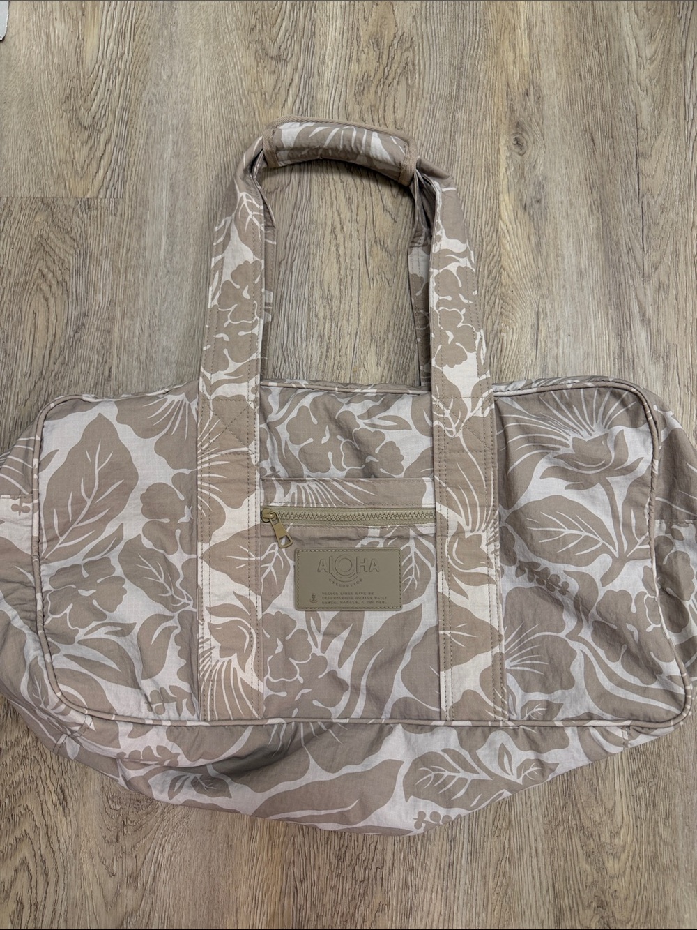 ALOHA Collection Beige and Cream Floral weekender